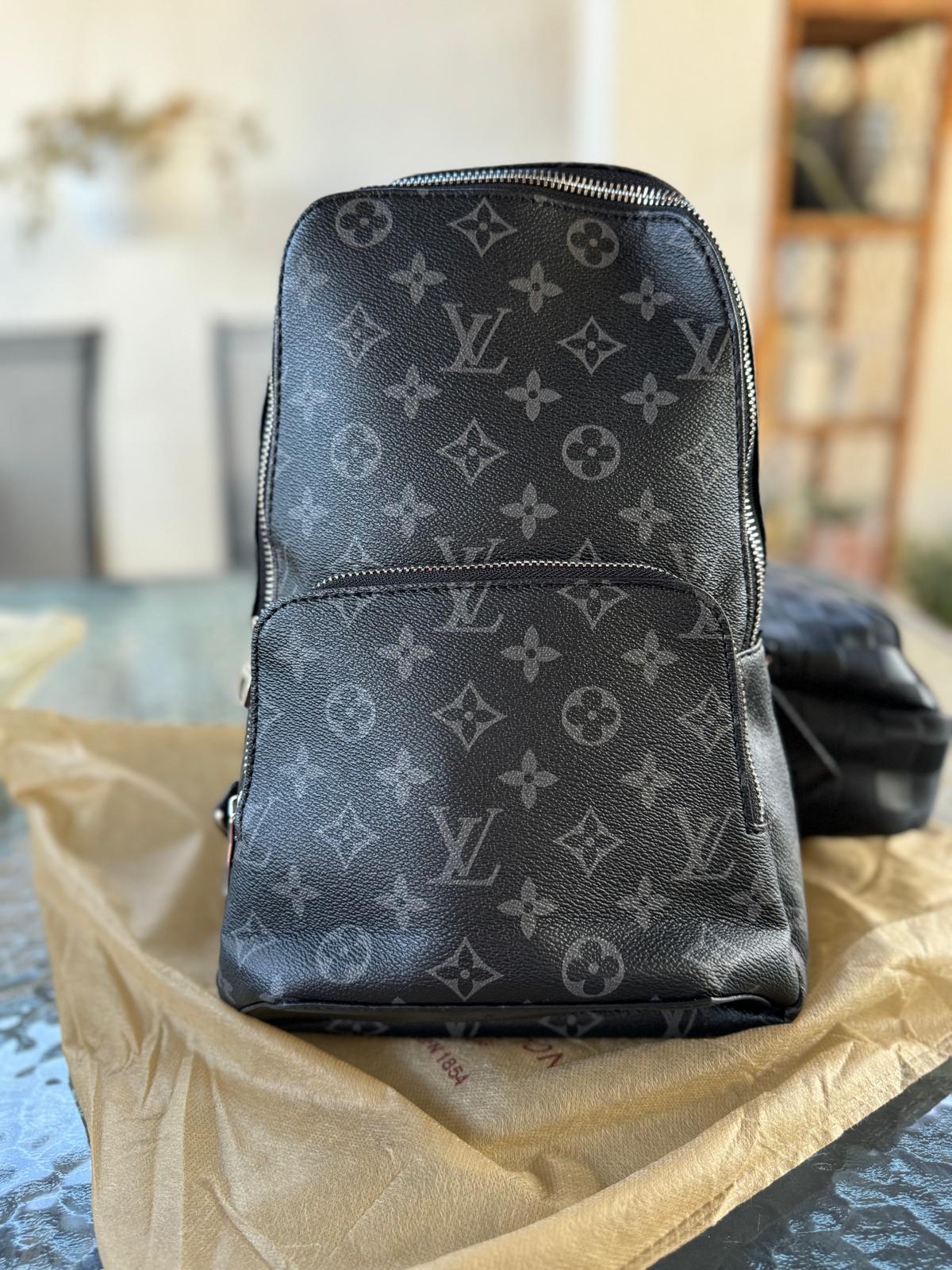 Louis Vuitton ( S )