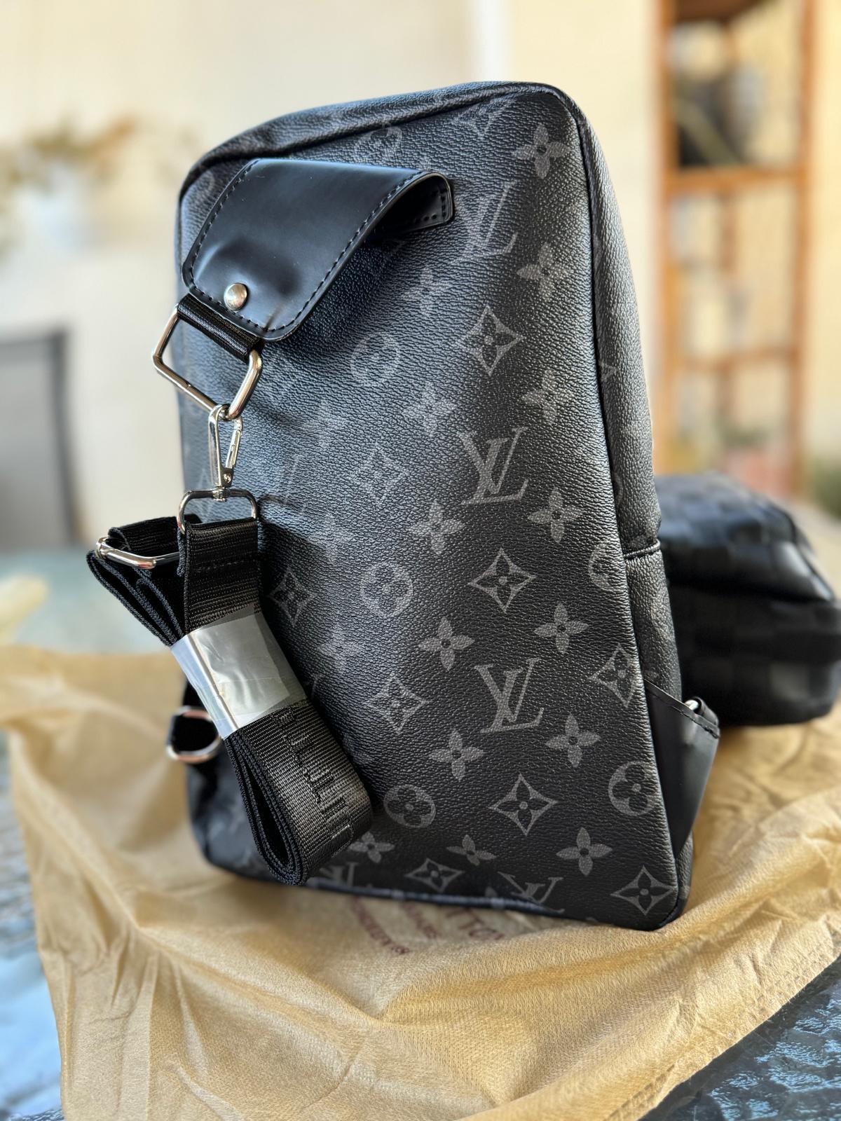 Louis Vuitton ( S )