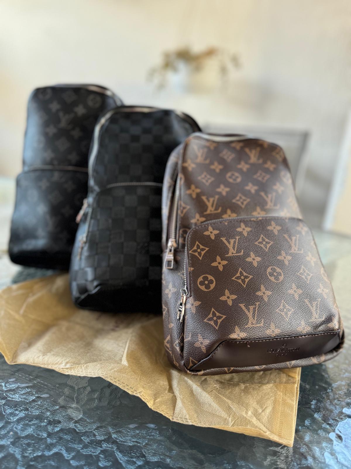 Louis Vuitton ( S )