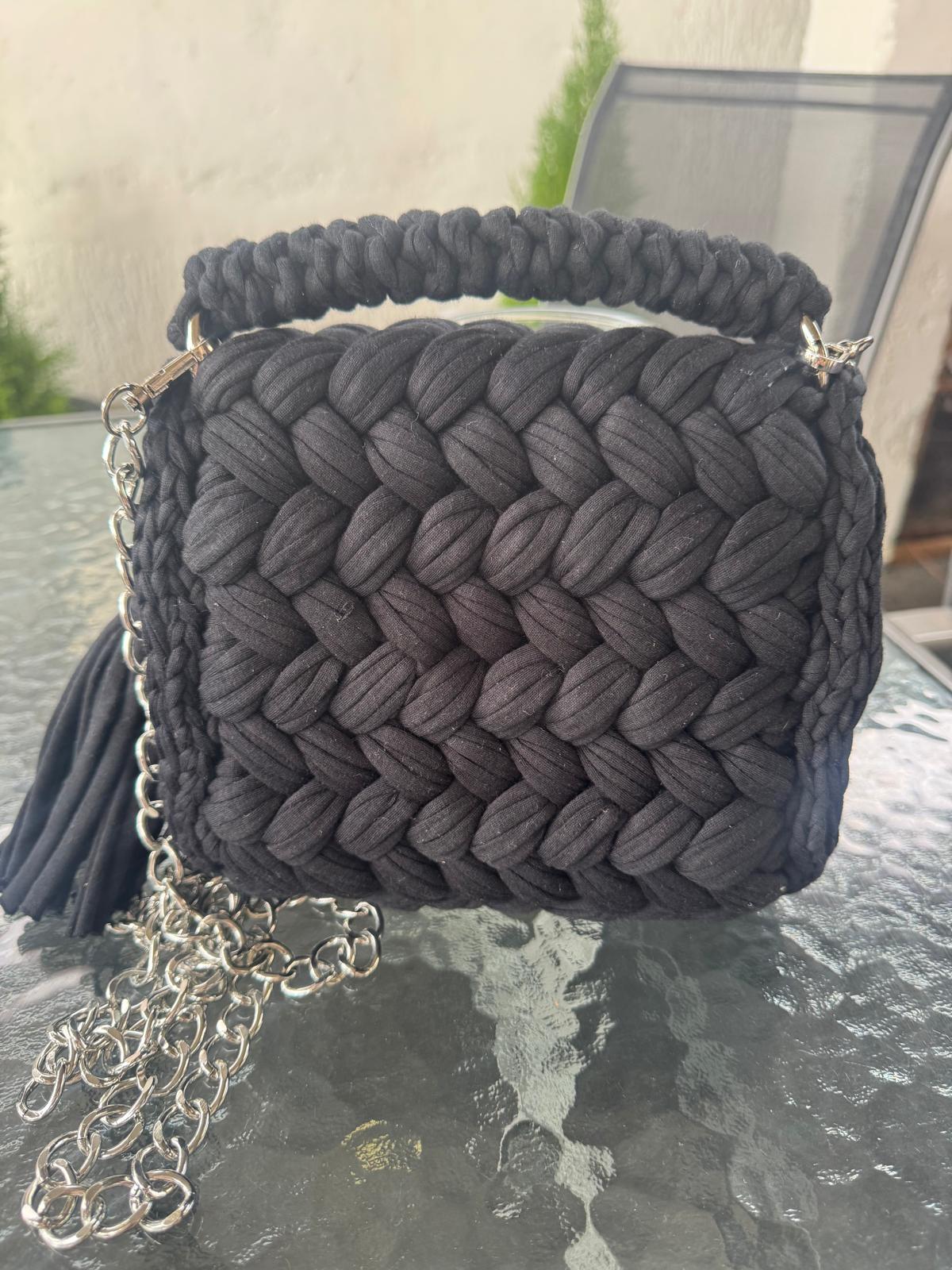 Torbica ručni rad - crna