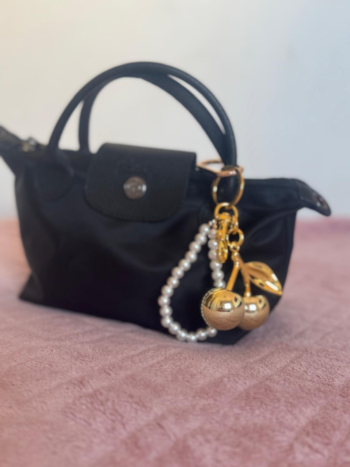 Dodatak za torbice- trešnja