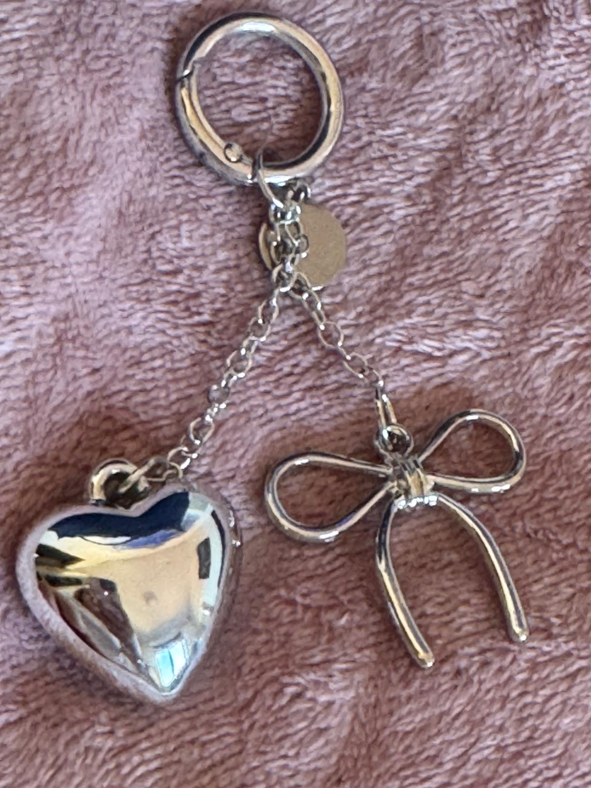 Dodatak za torbice- srce i mašna