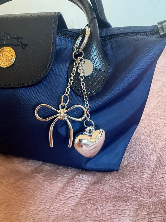 Dodatak za torbice- srce i mašna