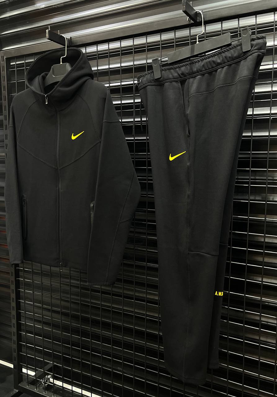 Nike tech fleece