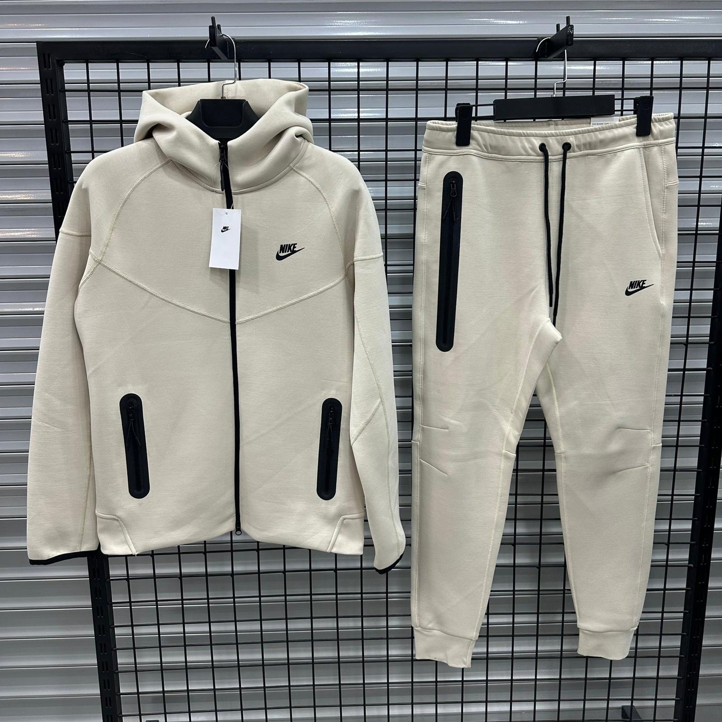 NIKE TECH FLEECE Komplet.     A++