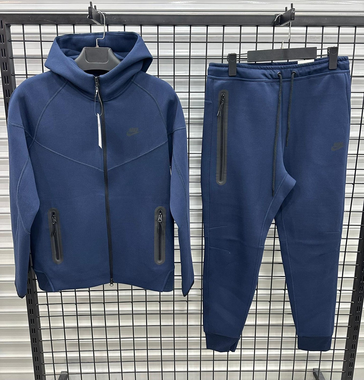 NIKE TECH FLEECE Komplet.      A++