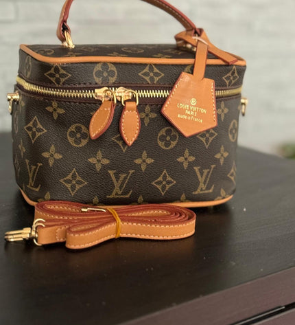 Louis vuitton monogram venus bag