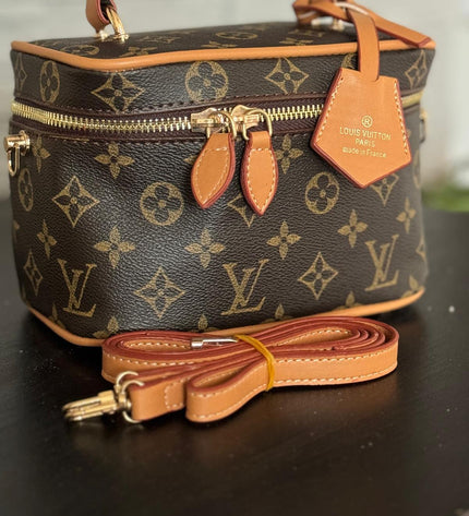 Louis vuitton monogram venus bag