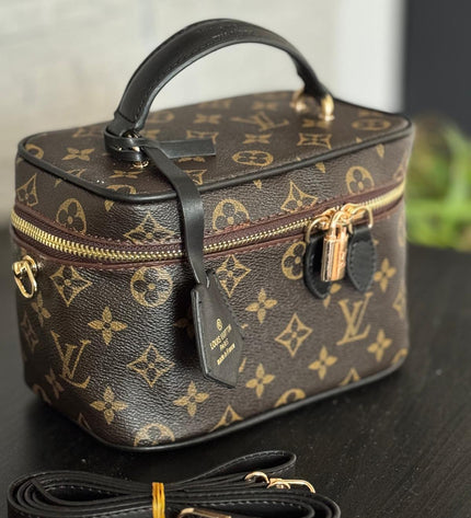 Louis vuitton monogram venus bag