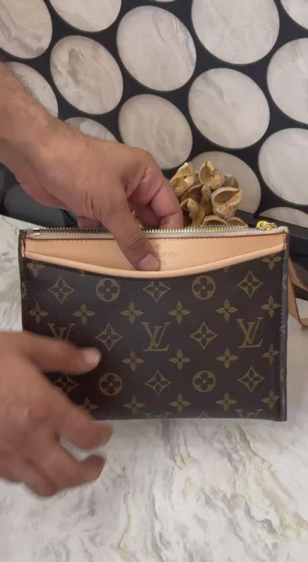 Louis Vuitton-Pismo torbica