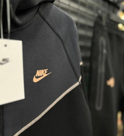 Nike Tech Fleece Syna