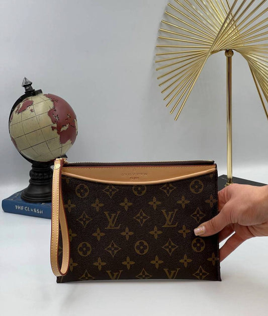 Louis Vuitton- Pismo torbica