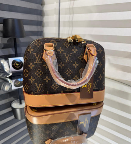 Louis Vuitton - "Alma"
