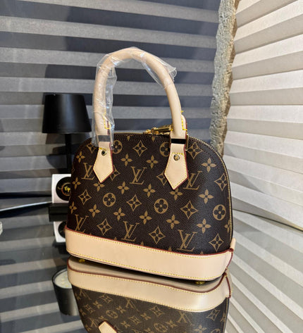Louis Vuitton - "Alma"
