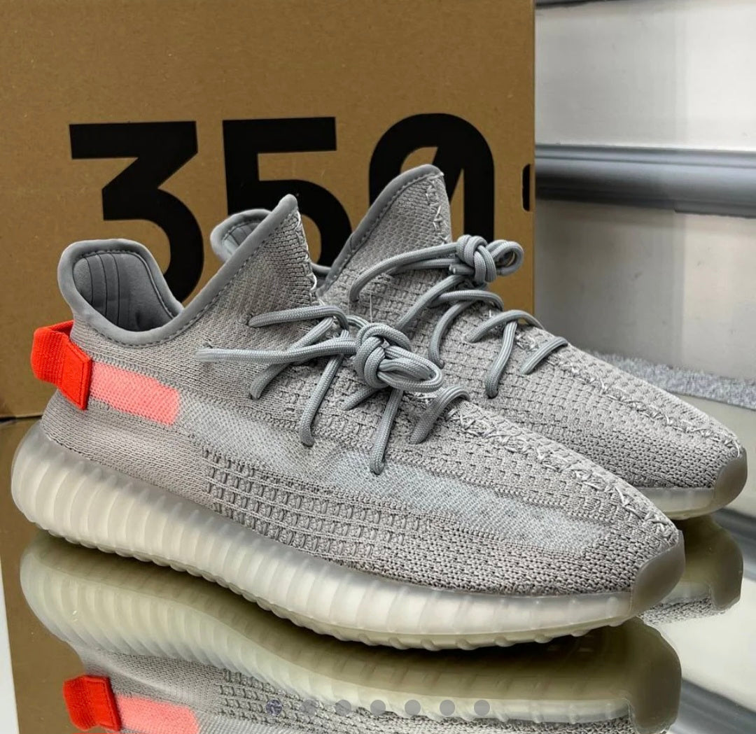 Yeezy boost 350 V2 " Tall Light"1