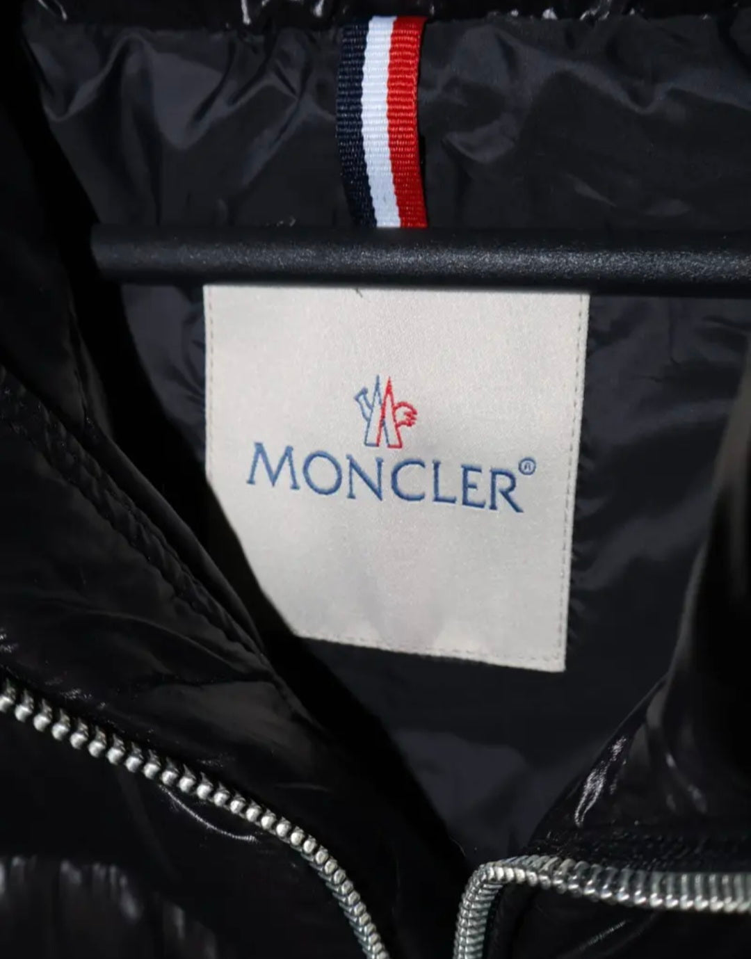 MONCLER CRNA DOWN JACKET