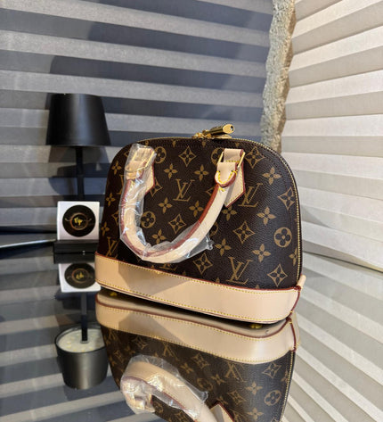Louis Vuitton - "Alma"