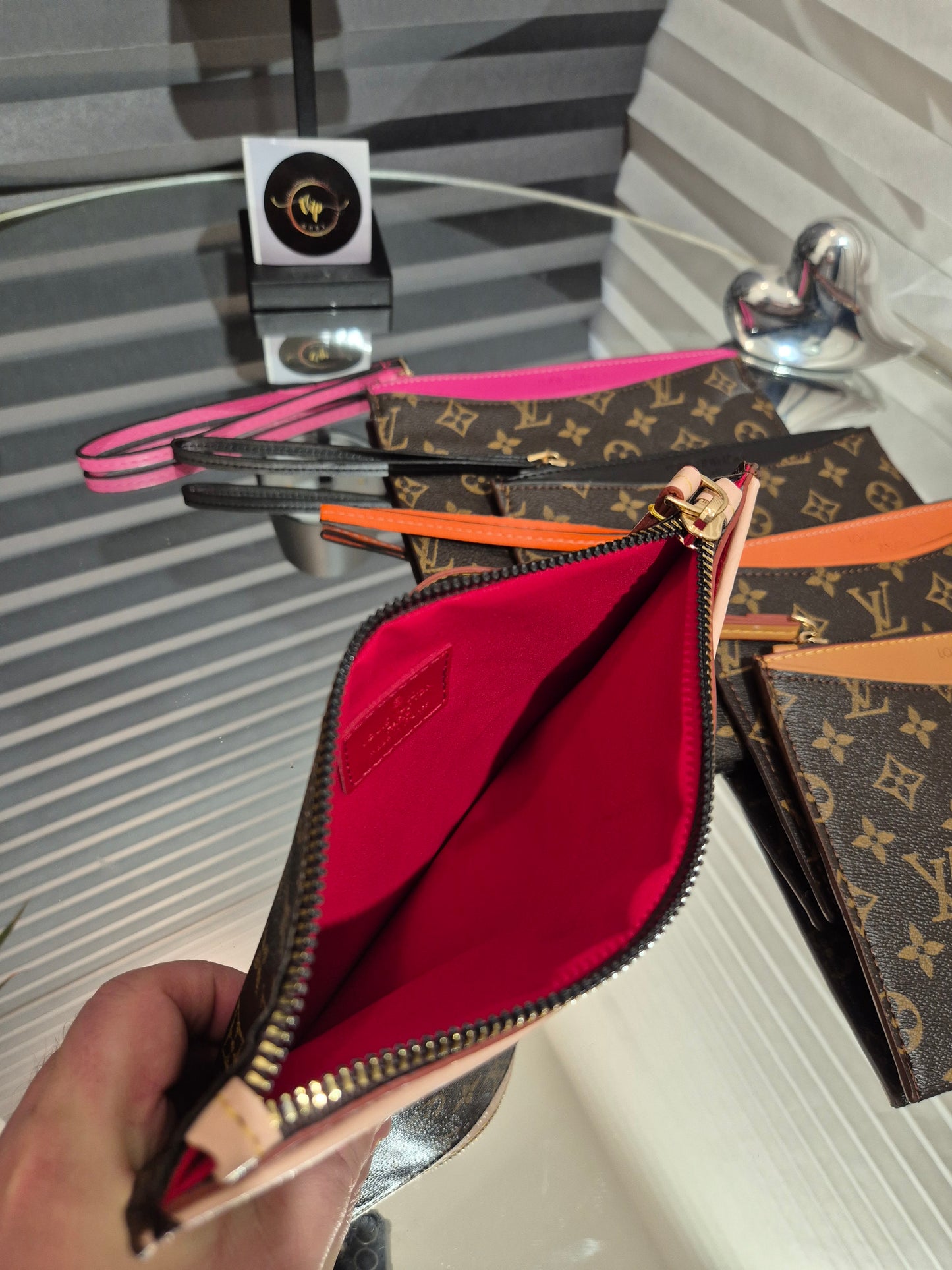 Louis Vuitton-Pismo torbica