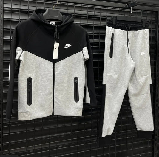 NIKE TECH FLEECE KIDS
