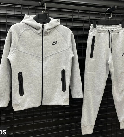 NIKE TECH FLEECE KIDS