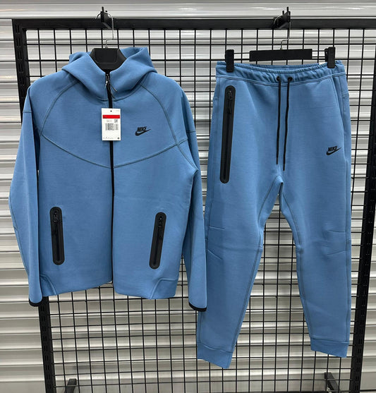 NIKE TECH FLEECE Komplet.     A++