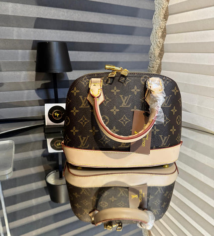 Louis Vuitton - "Alma"