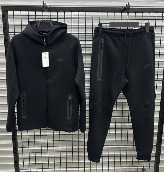 NIKE TECH FLEECE Komplet.    A++
