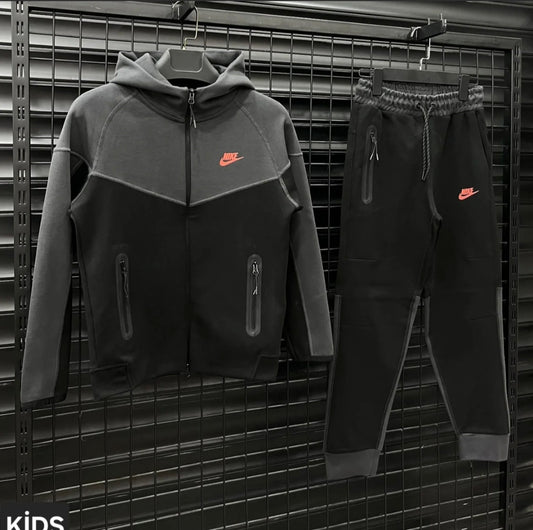 NIKE TECH FLEECE KIDS